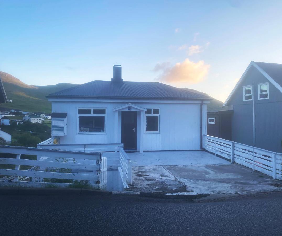 Cosy House Near Airport Apartment Sørvágur Екстериор снимка